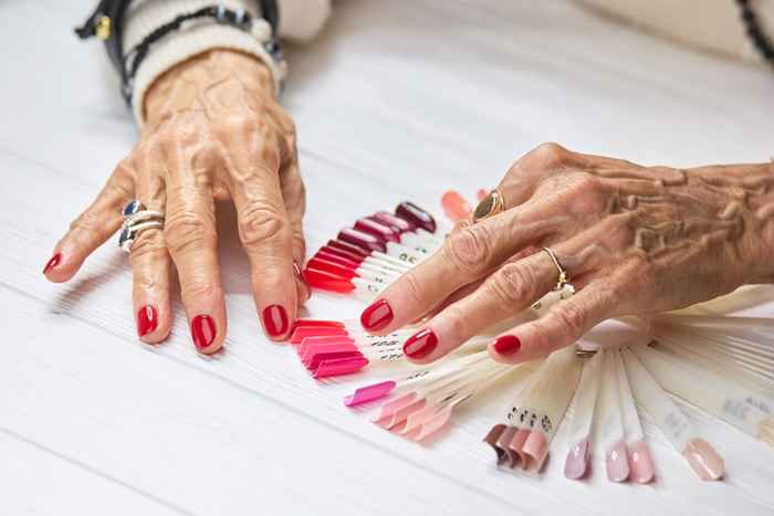 5 wskazówek dotyczący idealnego manicure po 60