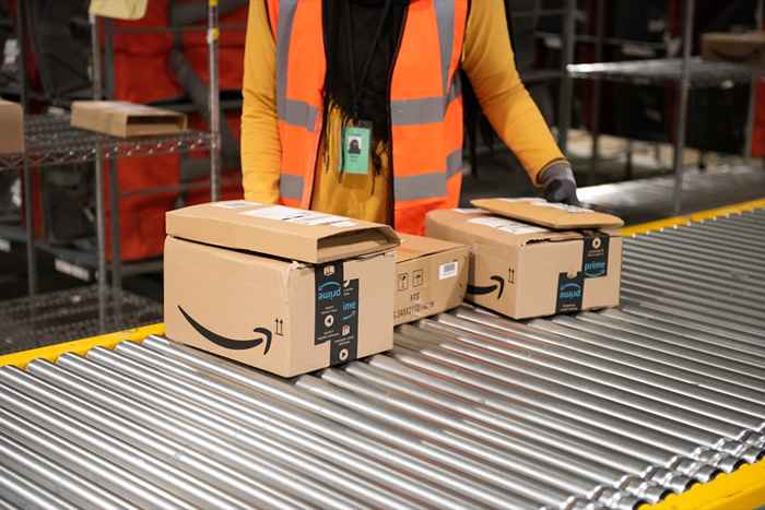 5 avertissements aux acheteurs d'anciens employés de l'entrepôt de l'Amazon