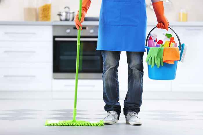 6 erros de limpeza de cozinha que podem colocar sua saúde em risco, de acordo com especialistas