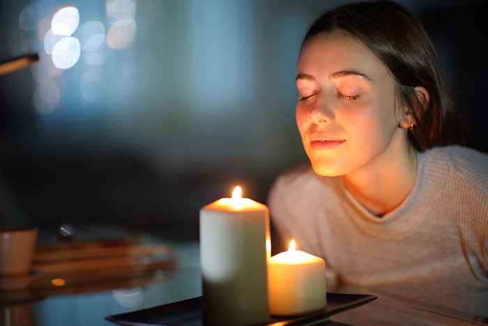 6 dufter som vil hjelpe deg med å slappe av, ifølge aromaterapieksperter