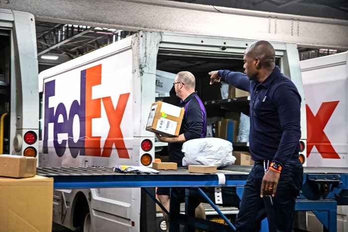 6 avvertimenti ai clienti degli ex dipendenti FedEx