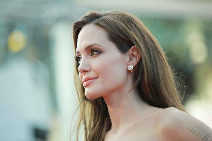 Angelina Jolie jest taka piękna, publiczność wychodzi na jej talent, powiedział słynny reżyser