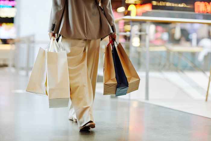 Les chaînes de centres commerciaux bien-aimés, notamment Dillard's, les magasins de fermeture, à partir de décembre. 31