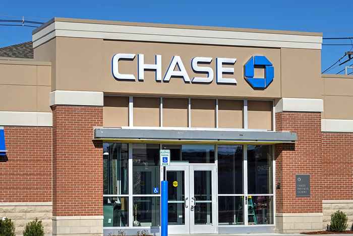 Chase dice che sta chiudendo i suoi sportelli automatici in anticipo a causa dell'aumento del crimine e della vagabondaggio