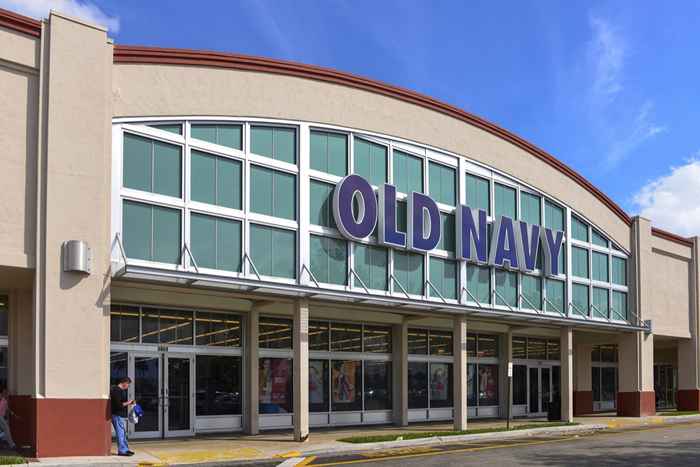 Correntes de roupas, incluindo a Old Navy, estão fechando lojas, começando hoje