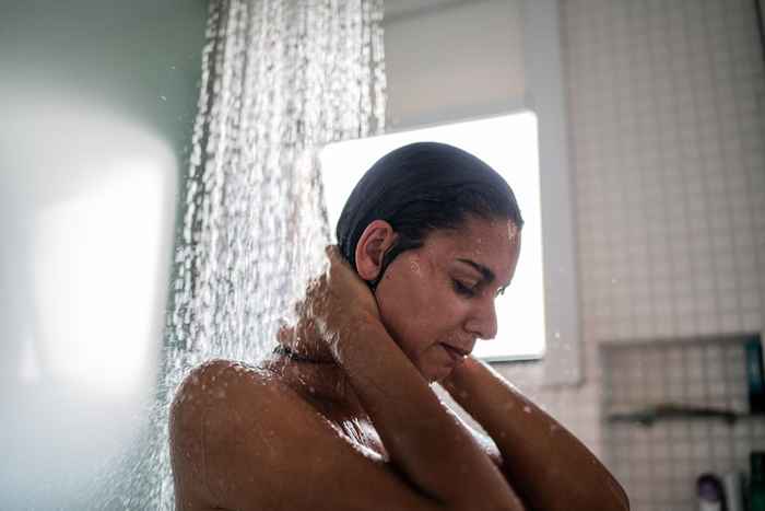 Kaltes Duschen sind nicht gut für alle-warum möchten Sie diesen Trend vielleicht überspringen, sagen Ärzte