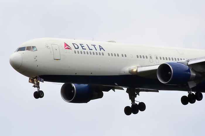 Delta finalmente deixará você ficar on -line gratuitamente em voos, começando no próximo ano