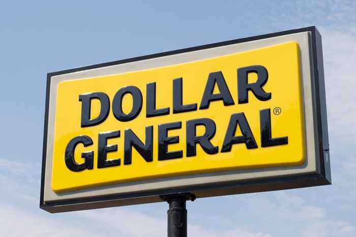 Dollar General y Walmart están bajo fuego por sobrecargar a los clientes nuevamente