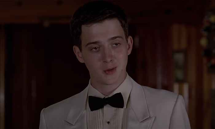 Ha suonato in fridotto nella torta americana. Vedi Eddie Kaye Thomas ora a 41.