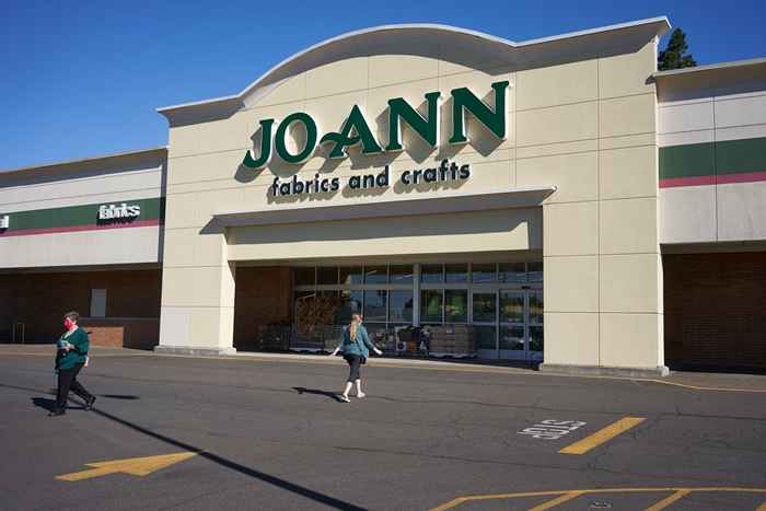 Jo-Ann Fabrics y otra tienda de suministros de arte están cerrando ubicaciones, comenzando a diciembre. 31