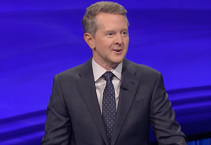 Ken Jennings bajo fuego nuevamente después de un fallo increíblemente injusto en Jeopardy!