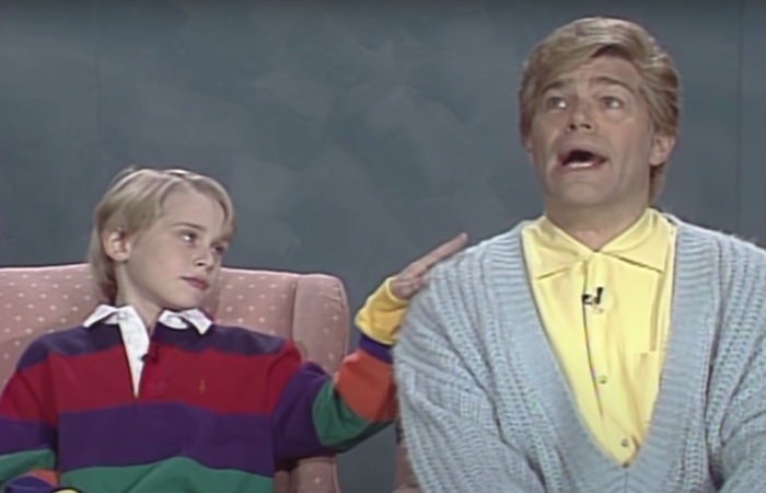 Macaulay Culkin sagt, Papa habe ihn gezwungen, SNL ohne Cue -Karten im Alter von 11 Jahren zu veranstalten