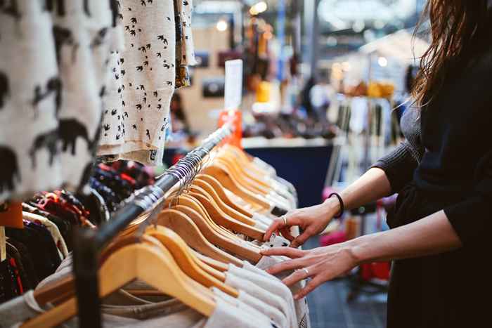 Le principali catene di abbigliamento, incluso GAP, stanno chiudendo un totale di oltre 150 negozi