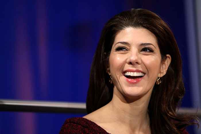 Marisa Tomei jura por esta lavagem de US $ 12 para a pele brilhante às 58