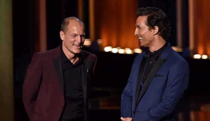 Matthew McConaughey sagt, Woody Harrelson könnte sein biologischer Bruder sein, nachdem er Familiengeheimnis gelernt hat