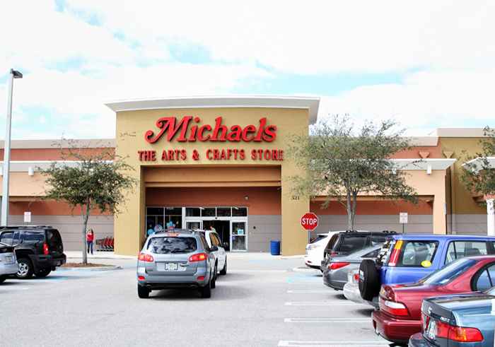 Michaels se estremeció por supuestamente sobrecargar a los compradores