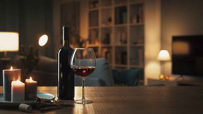 Il nuovo studio dice che il tuo bicchiere di vino notturno potrebbe non essere buono per te