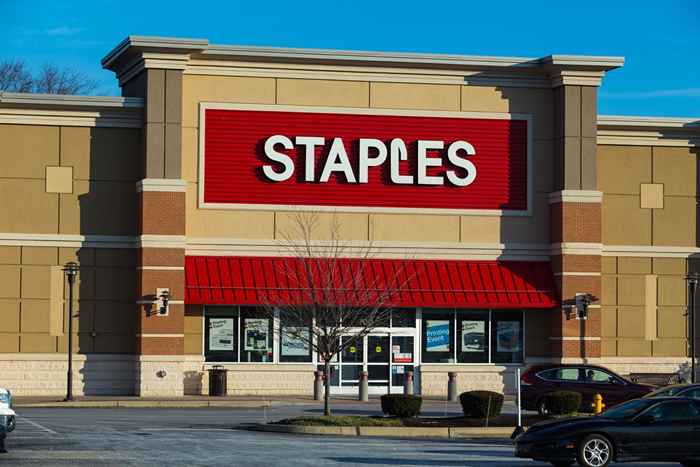Kontorforsyningsbutikker, inkludert Staples, stenger, starter 25. mars