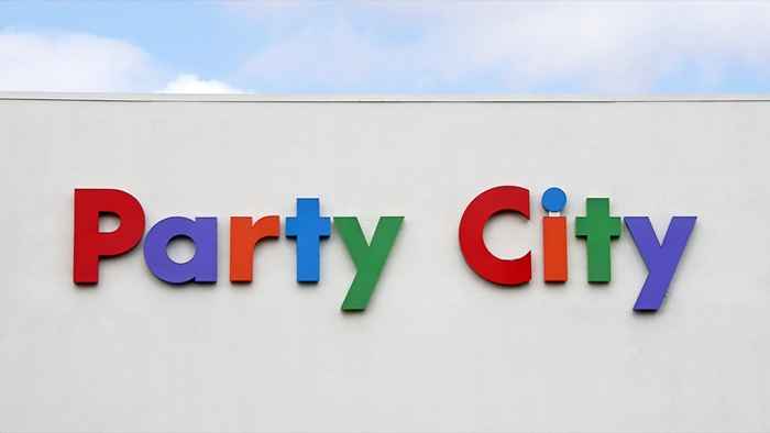 Party City sta chiudendo almeno 22 negozi, a partire da questo mese