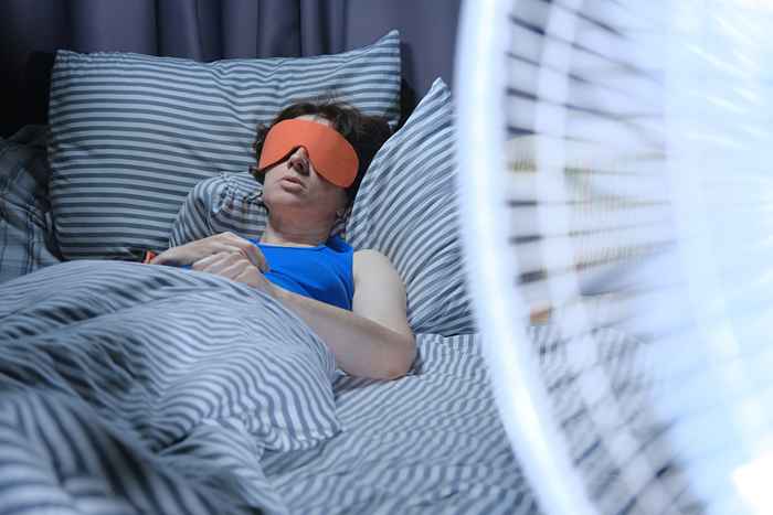 De 5 beste pyjamasmerkene hvis du er en varm sovende, ifølge eksperter