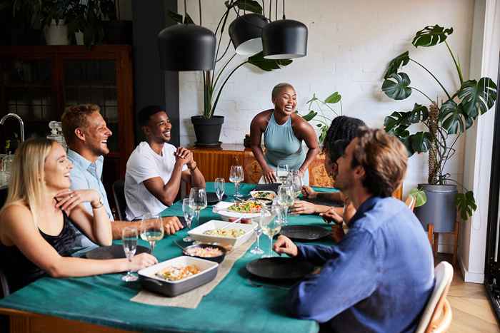 Die ersten Dinge, die die Gäste bemerken, wenn Sie eine Dinnerparty veranstalten, sagen Experten