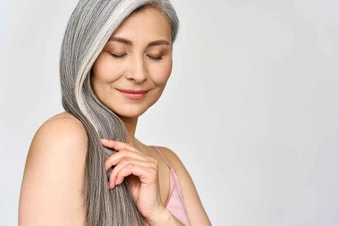 Estas serán las mayores tendencias del cabello gris de 2023, según los estilistas