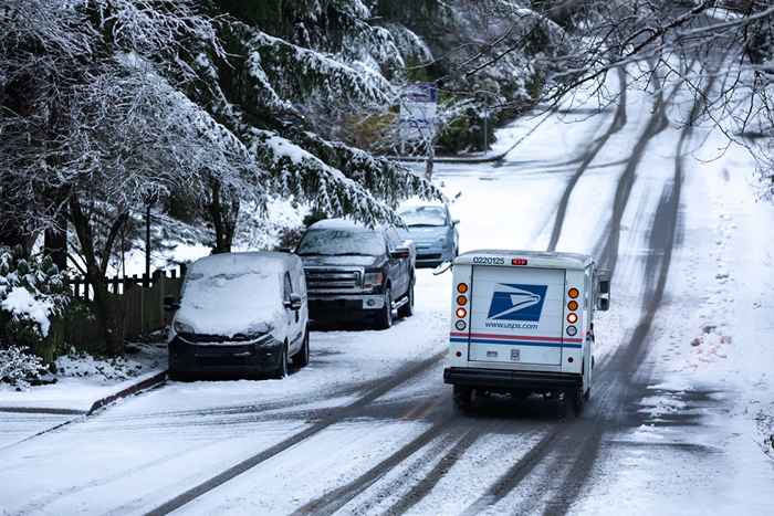 USPS avertit les clients des nouveaux retards de courrier