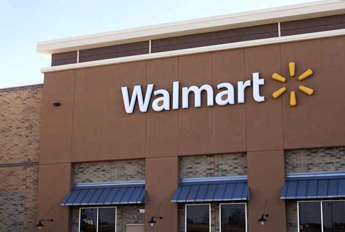 Walmart verrouille les produits de moins de 10 $ et les acheteurs sont indignés