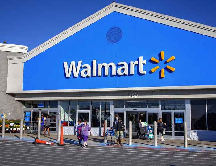 Le PDG de Walmart a juste menacé plus de fermetures de magasins et des prix plus élevés