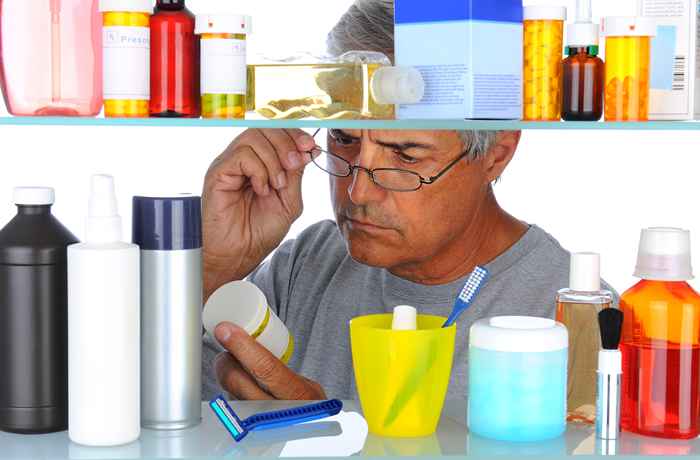 4 coisas com mais de 65 necessidades em seu gabinete de remédios