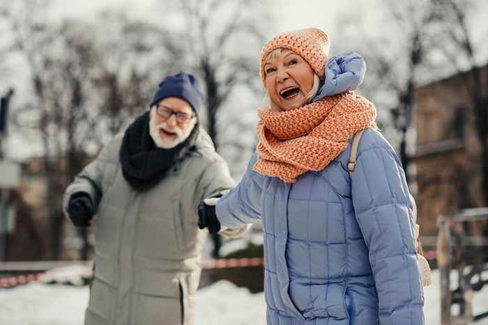 4 tips for å ha på seg en nedjakke over 60 år, ifølge stylister