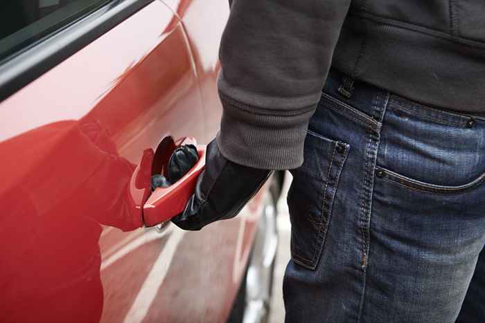 I ladri di auto ora stanno usando questo trucco per ottenere le chiavi, avverte della polizia