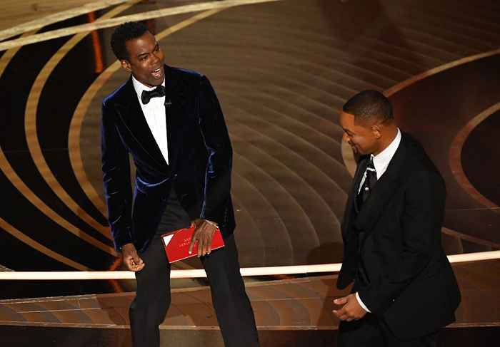 Chris Rock semble claquer les excuses de Will Smith en essayant d'être victime