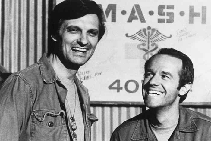 Grał b.J. Hunnicutt on Mash. Zobacz Mike Farrell teraz o 83.