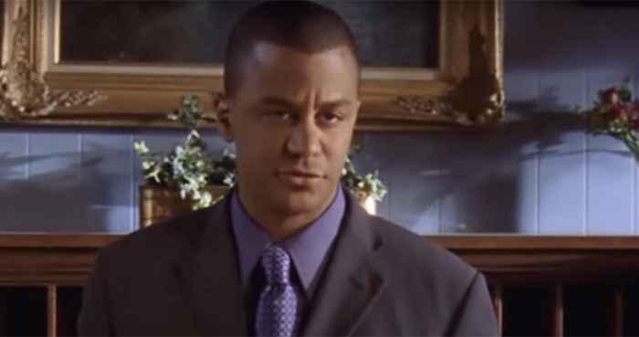 Ele jogou Michel em Gilmore Girls. Veja Yanic Truesdale agora às 52.