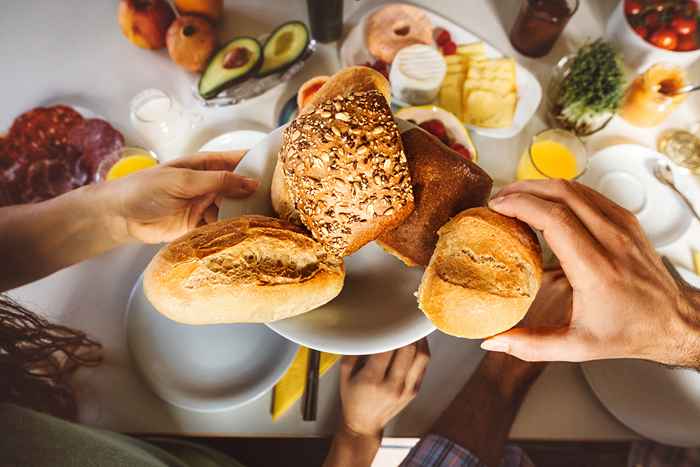 Se você tem algum desses pães populares em casa, não os coma, a FDA adverte