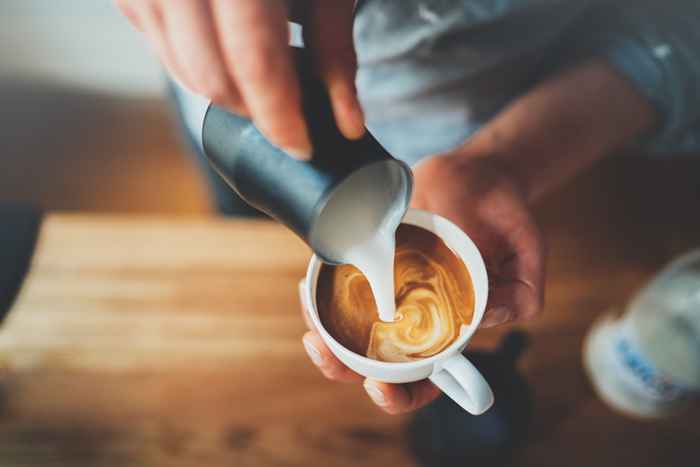 Wenn Sie eines dieser beliebten Kaffeetränke oder -milch haben, werfen Sie sie jetzt raus, warnt die FDA