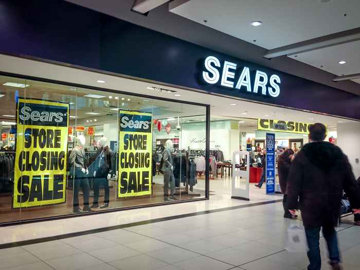 Sears está fechando um de seus últimos locais decorados. 18, deixando apenas essas lojas em pé