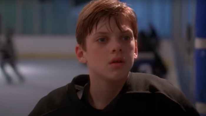 Zobacz Adam Banks z Mighty Ducks teraz o 44