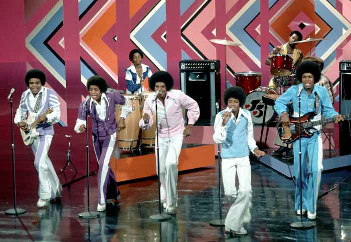 Guarda ora i membri sopravvissuti di Jackson 5