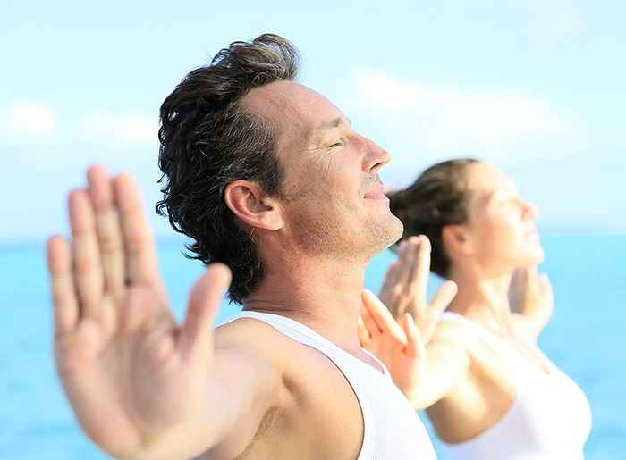 Liebst du Yoga?? Die Wissenschaft sagt, Sie könnten ein Idiot sein