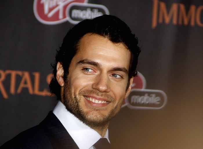 Aqui estão os recentes observações de namoro de Henry Cavill que despertaram indignação