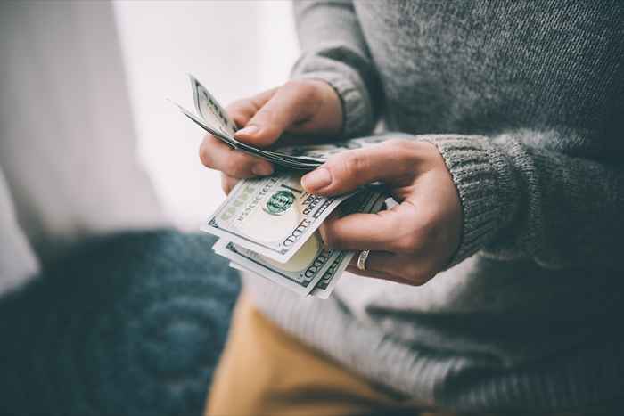 15 enkle måter å slutte å kaste bort penger