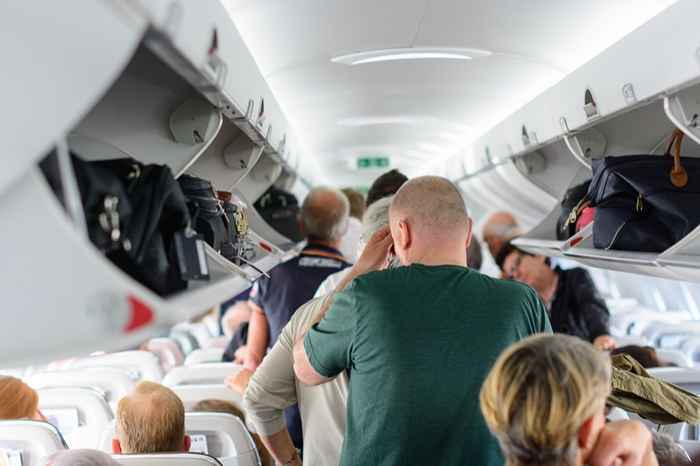 15 cosas que nunca debes hacer en un avión