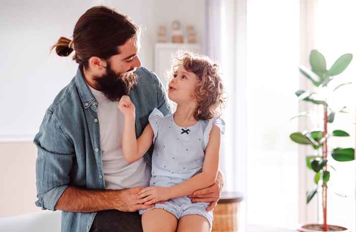 50 mentiras Los niños dicen que los padres siempre se enamoran