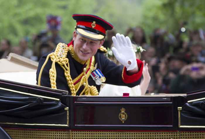 Hier ist, was Prinz Harry bei der königlichen Hochzeit tragen wird