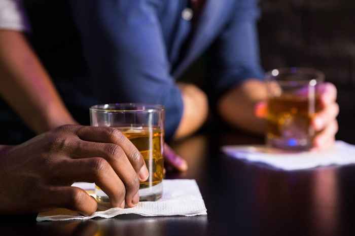 Cómo beber con el jefe sin perder tu trabajo