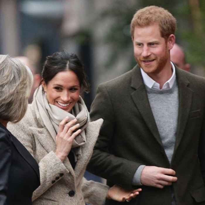 Voir Meghan Markle Stun à un premier engagement officiel avec la reine