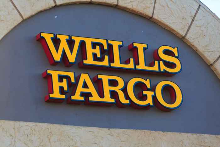 Store banker, inkludert Wells Fargo, stenger enda flere grener