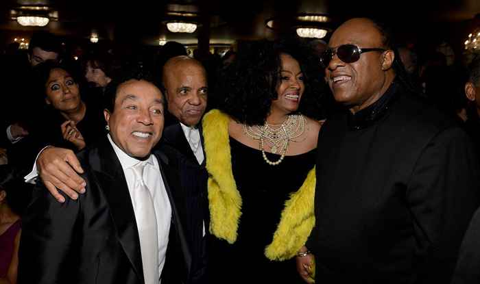 Smokey Robinson revela una aventura de un año con Diana Ross, simplemente sucedió